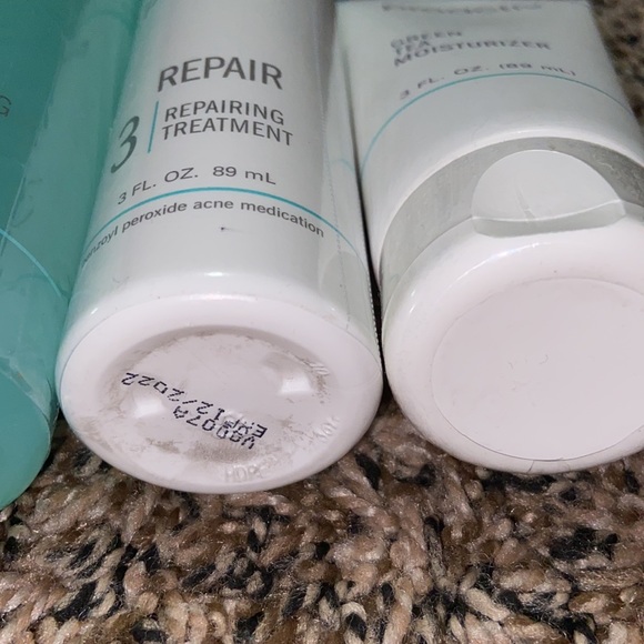 Proactiv | Original System Steps 1-3 + Moisturizer *FULL SIZE ITEMS - Picture 3 of 3